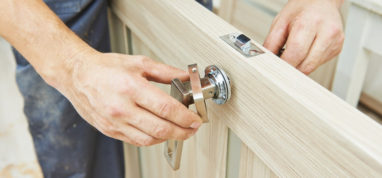 interior door repair Las Flores