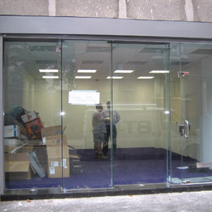 shop front door repair Las Flores